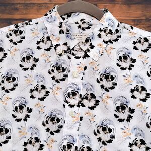 Club Monaco Mens Small Slim Fit 100% Cotton Short Sleeve Button Down Floral‎